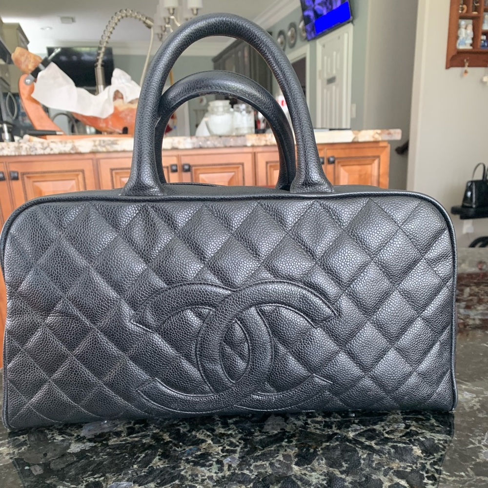 Chanel  💼 this item may have been worn but no visible signs of wear